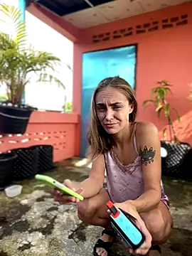 White Lu online show from 11/12/25, 02:04