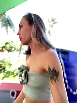 Snapshot of White_Lu chatting on 09/21/25, 03:00 White Lu online show from 09/21/25, 03:00