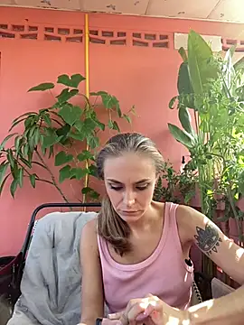 White Lu online show from 04/19/26, 02:12