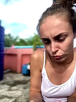 Snapshot of White_Lu chatting on 10/28/25, 02:01 White Lu online show from 10/28/25, 02:01