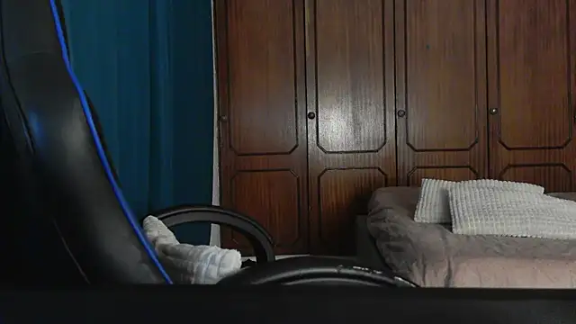 bunnyfox420 online show from 12/19/25, 06:10