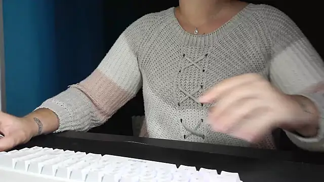 bunnyfox420 online show from 11/16/25, 07:07