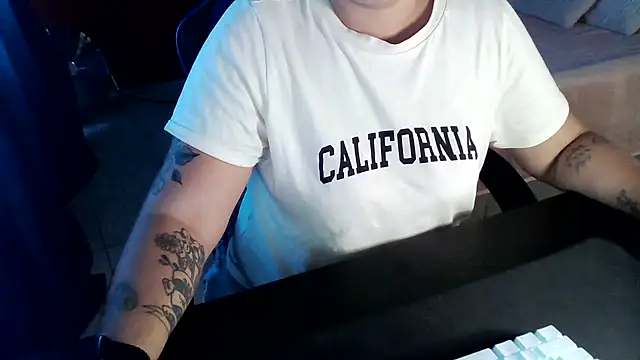 bunnyfox420 online show from 09/16/25, 03:35