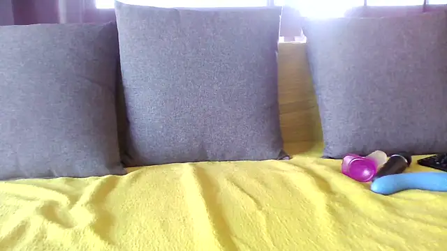 bunnyfox420 online show from 09/22/25, 12:44