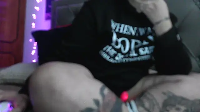 bunnyfox420 online show from 12/15/25, 06:25