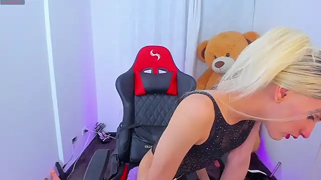 Sexy valgirl online show from 04/30/26, 03:02