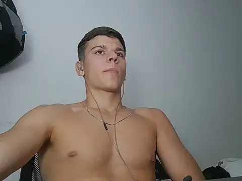 Snapshot of vitorsafado19 chatting on 02/06/25, 03:16 vitorsafado19 online show from 02/06/25, 03:16