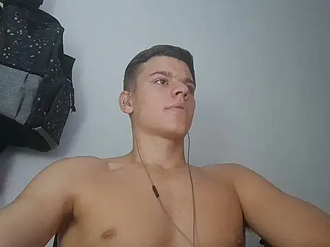 Snapshot of vitorsafado19 chatting on 02/09/25, 04:57 vitorsafado19 online show from 02/09/25, 04:57