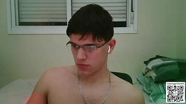 Snapshot of vitorsafado19 chatting on 12/18/25, 03:55 vitorsafado19 online show from 12/18/25, 03:55