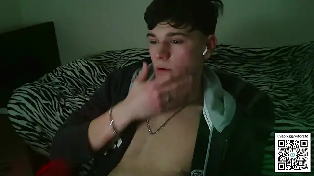 Snapshot of vitorsafado19 chatting on 09/10/25, 11:48 vitorsafado19 online show from 09/10/25, 11:48