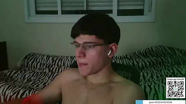 Snapshot of vitorsafado19 chatting on 10/22/25, 01:27 vitorsafado19 online show from 10/22/25, 01:27