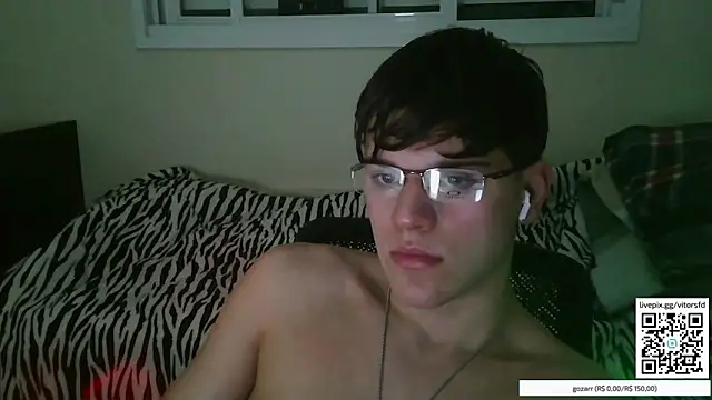 Snapshot of vitorsafado19 chatting on 10/17/25, 02:37 vitorsafado19 online show from 10/17/25, 02:37