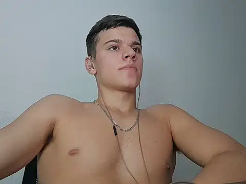 Snapshot of vitorsafado19 chatting on 02/17/25, 04:09 vitorsafado19 online show from 02/17/25, 04:09