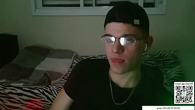 Snapshot of vitorsafado19 chatting on 11/01/25, 04:08 vitorsafado19 online show from 11/01/25, 04:08