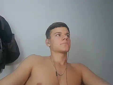 Snapshot of vitorsafado19 chatting on 02/23/25, 04:50 vitorsafado19 online show from 02/23/25, 04:50