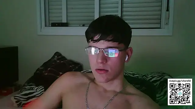 Snapshot of vitorsafado19 chatting on 09/15/25, 01:39 vitorsafado19 online show from 09/15/25, 01:39