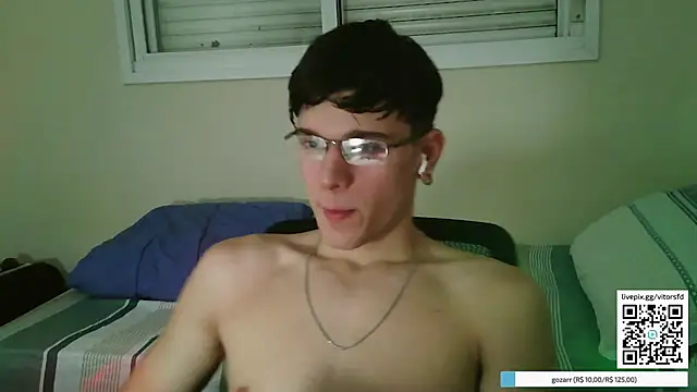 Snapshot of vitorsafado19 chatting on 04/14/26, 01:10 vitorsafado19 online show from 04/14/26, 01:10