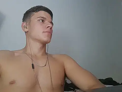 Snapshot of vitorsafado19 chatting on 02/07/25, 04:16 vitorsafado19 online show from 02/07/25, 04:16