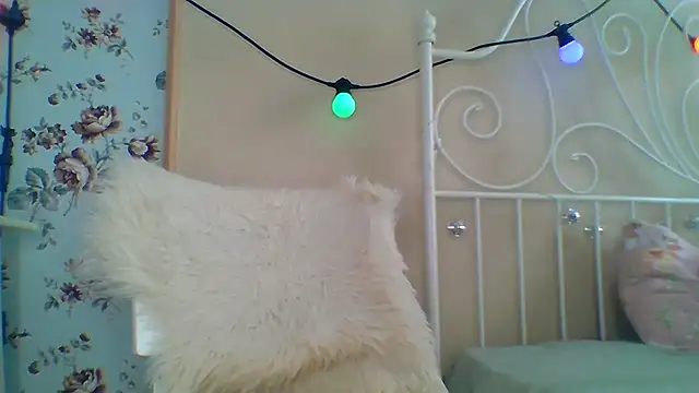 Snapshot of Frankie_Foxie chatting on 02/23/25, 05:45 Frankie Foxie online show from 02/23/25, 05:45