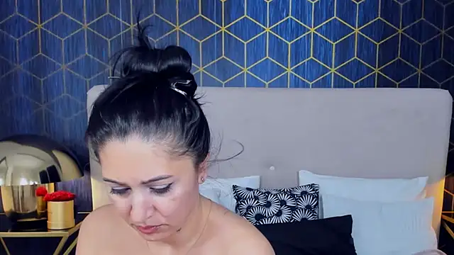 ValeryBlakes online show from 10/31/25, 06:15