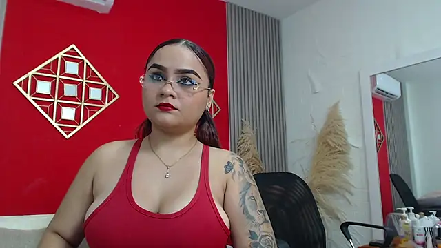 Snapshot of Jade_Sky_ chatting on 01/24/25, 04:39 Jade Sky online show from 01/24/25, 04:39