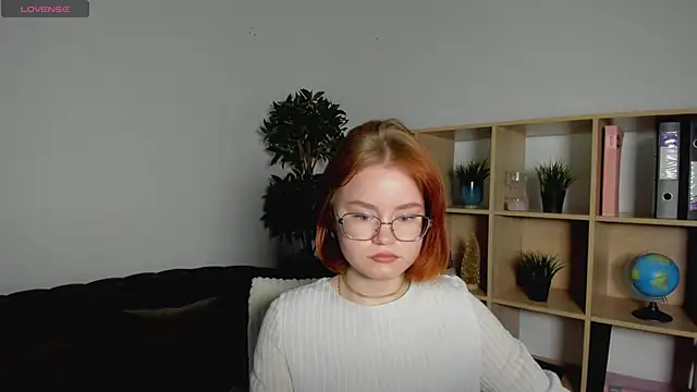Snapshot of lu_muon chatting on 02/21/25, 01:11 lu muon online show from 02/21/25, 01:11