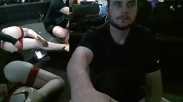 Snapshot of barbieinbondage7 chatting on 03/22/25, 11:32 barbieinbondage7 online show from 03/22/25, 11:32