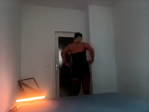 sandrahoeslut online show from 01/23/25, 01:02