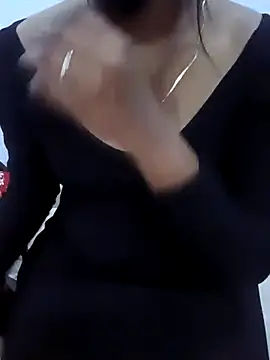 Snapshot of Vedha_Vedhika chatting on 03/01/25, 10:53 Vedha Vedhika online show from 03/01/25, 10:53