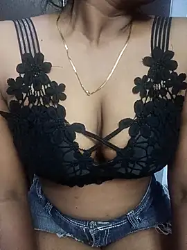 Snapshot of Vedha_Vedhika chatting on 03/13/25, 06:45 Vedha Vedhika online show from 03/13/25, 06:45