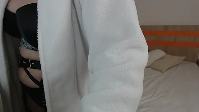 Snapshot of ElizabethRaegan chatting on 03/27/26, 08:26 ElizabethRaegan online show from 03/27/26, 08:26