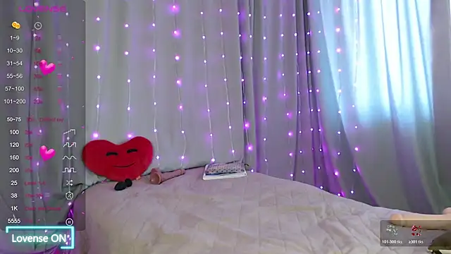 DaddysSluttyGirl2001 online show from 04/01/26, 06:48