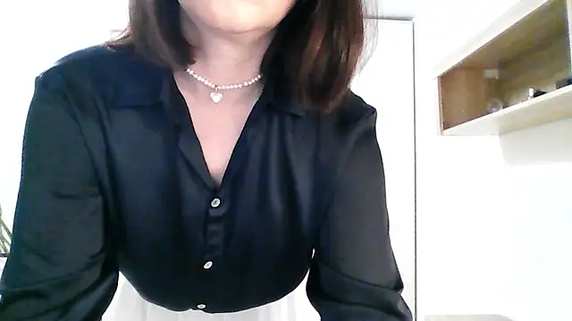 Victoria Glam online show from 09/09/25, 05:44