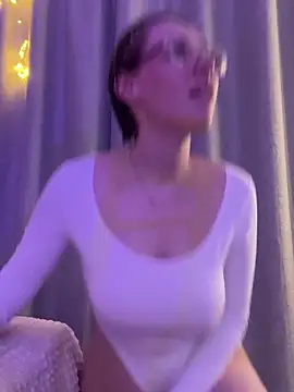 Molli Luv online show from 10/04/25, 03:24