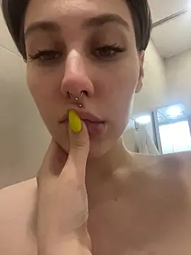 Molli Luv online show from 12/04/25, 07:18