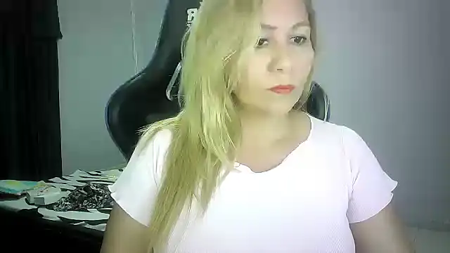 mariana0x online show from 11/10/25, 10:48