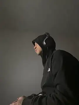 Snapshot of tony51753 chatting on 01/27/25, 05:48 tony51753 online show from 01/27/25, 05:48