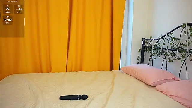 VeronaCritchlow online show from 10/28/25, 07:29