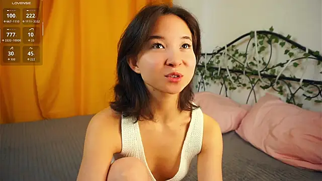 VeronaCritchlow online show from 10/24/25, 07:18