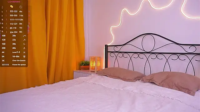 VeronaCritchlow online show from 03/25/26, 07:19