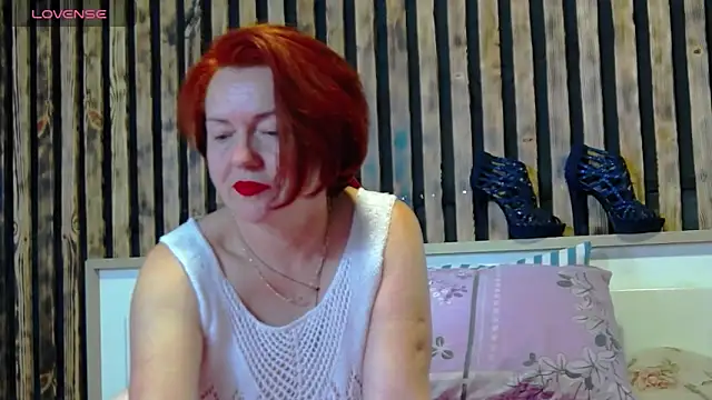 Alis Lovi online show from 11/11/25, 01:39