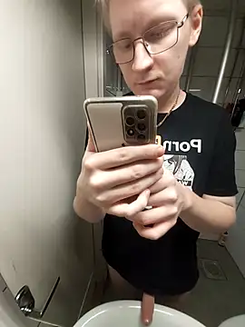 Arttuforyounakedboy online show from 02/05/26, 02:51
