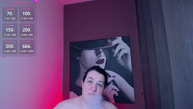 Snapshot of QueenOfHaze chatting on 01/16/26, 07:56 QueenOfHaze online show from 01/16/26, 07:56