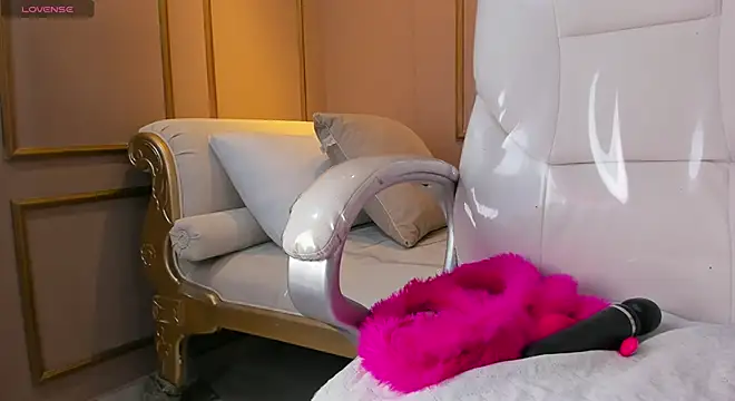 ZoeySnow online show from 11/15/25, 12:20