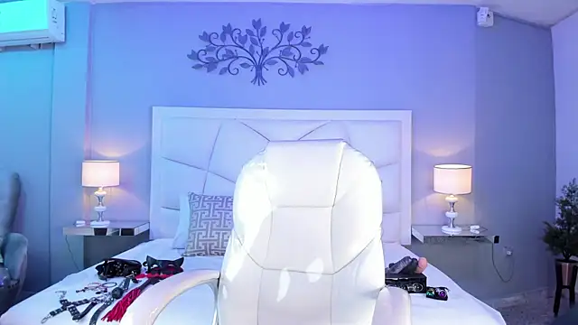 Snapshot of ZoeySnow chatting on 10/11/25, 11:55 ZoeySnow online show from 10/11/25, 11:55