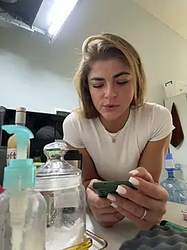 Donna Sun online show from 03/13/25, 01:29