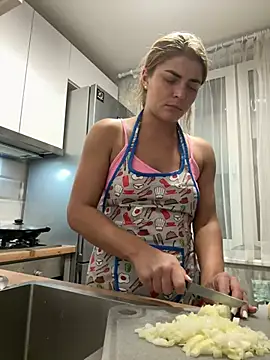 Donna Sun online show from 03/06/25, 07:10