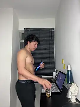 Snapshot of ttylloserxxx chatting on 01/24/25, 08:34 ttylloserxxx online show from 01/24/25, 08:34