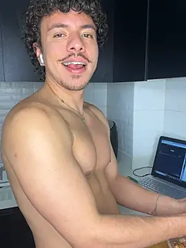 Snapshot of ttylloserxxx chatting on 02/10/25, 05:14 ttylloserxxx online show from 02/10/25, 05:14