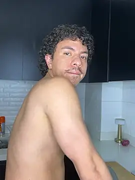 Snapshot of ttylloserxxx chatting on 01/30/25, 03:40 ttylloserxxx online show from 01/30/25, 03:40